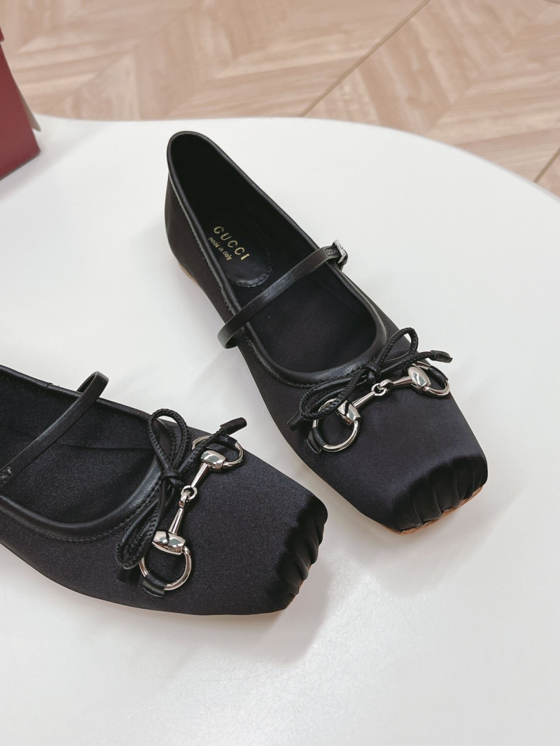 Gucci Flat Shoes